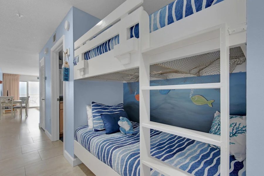 Crystal Sands Condominiums WEST — Guest room