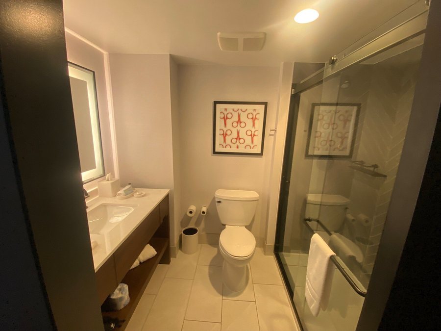 Cumberland House Knoxville Tapestry Collection By Hilton — Bathroom