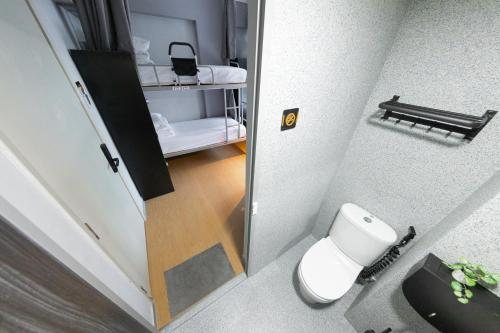 D Nova Hotel — Bathroom