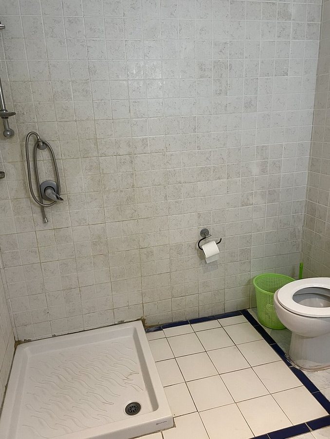 Dahlak Hotel — Bathroom