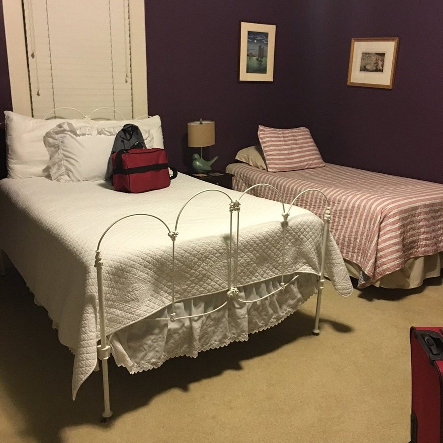 Dailey Renewal Retreat — Guest room