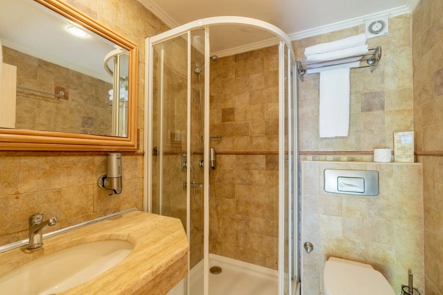 Dalaan Resort — Bathroom