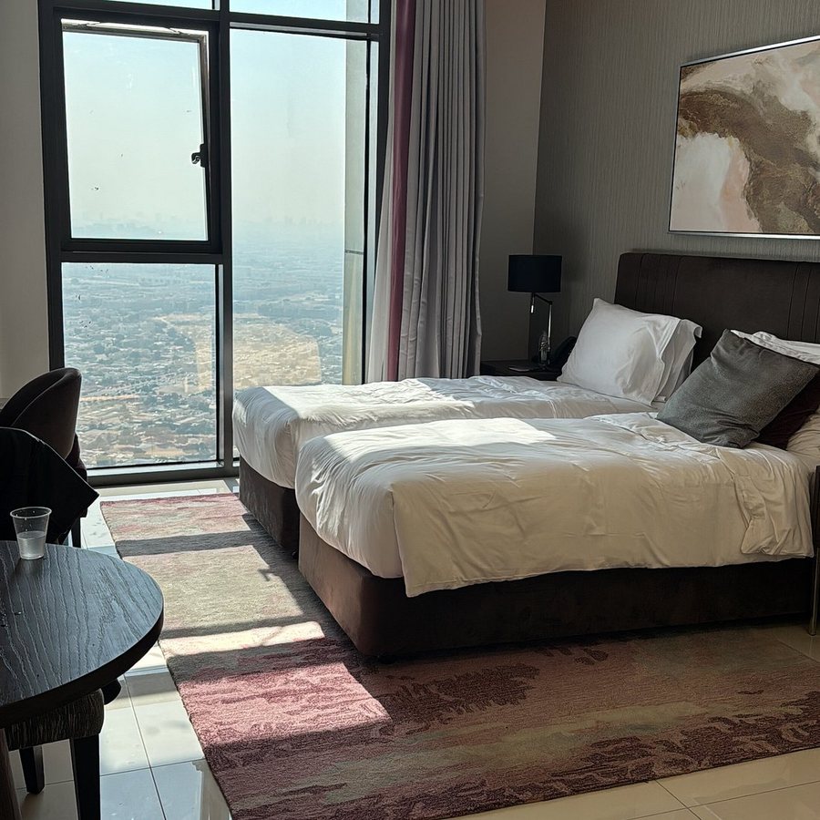 DAMAC Maison Aykon City Dubai — Guest room