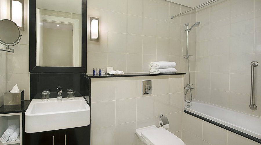 DAMAC Maison Canal Views — Bathroom