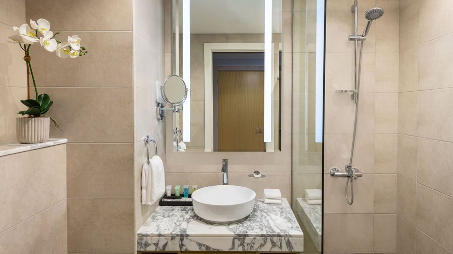 DAMAC Maison Cour Jardin — Bathroom