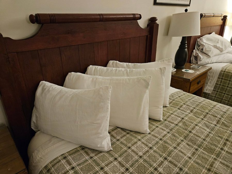 Damascus Old Mill Inn — Guest room