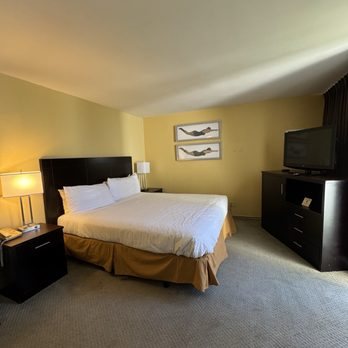 Dana Point Marina Inn — Guest room
