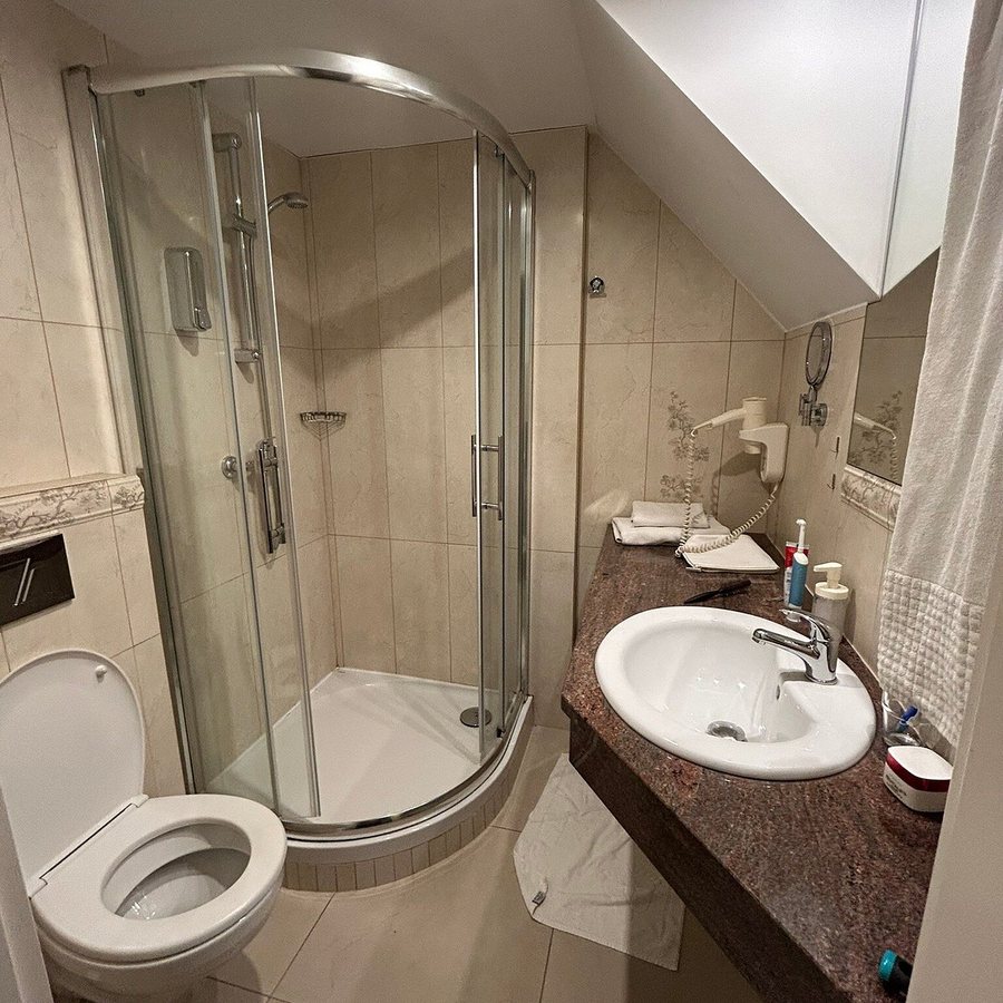 Daniel Griffin Aparthotel — Bathroom