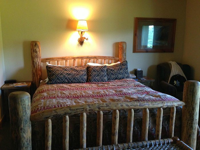 Daniels Summit Lodge — Guest room