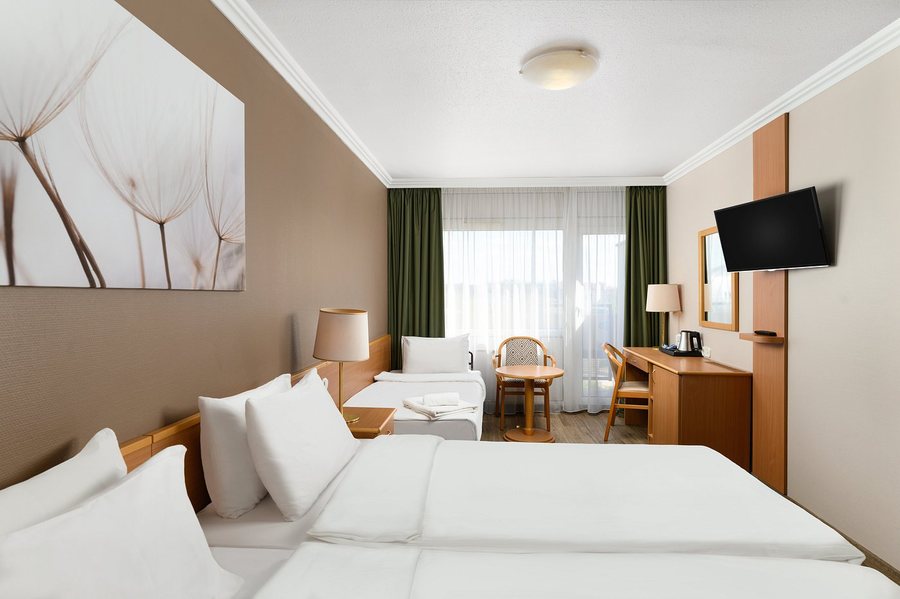 Danubius Hotel Arena — Guest room