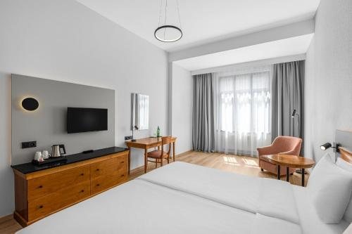Danubius Hotel Hungaria City Center — Guest room