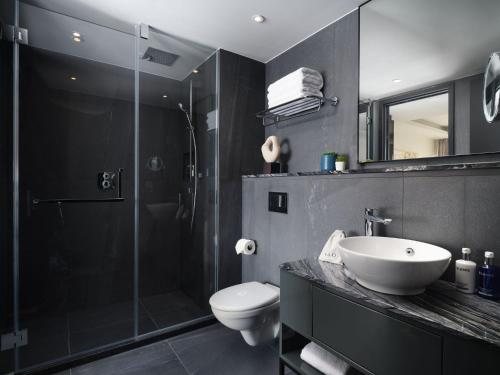 Dao by Dorsett West London — Bathroom