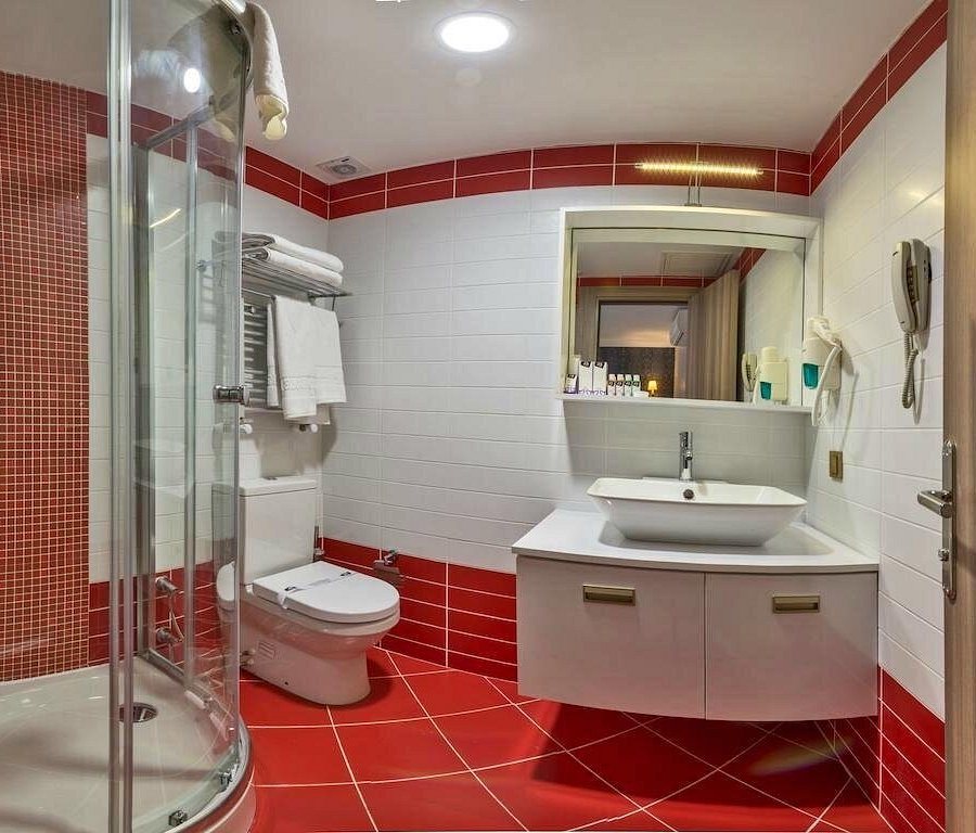 Daphne Hotel Istanbul — Bathroom