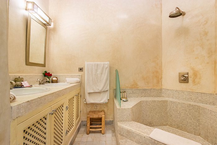 Dar Charkia — Bathroom