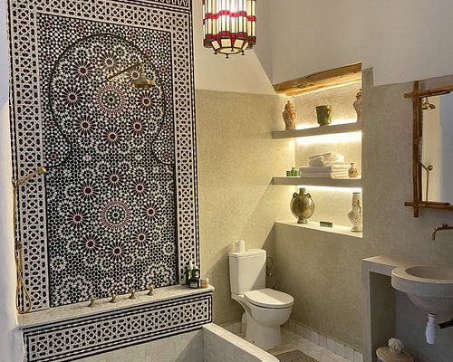 Dar Soukaina — Bathroom
