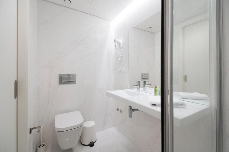 Dare Lisbon House — Bathroom