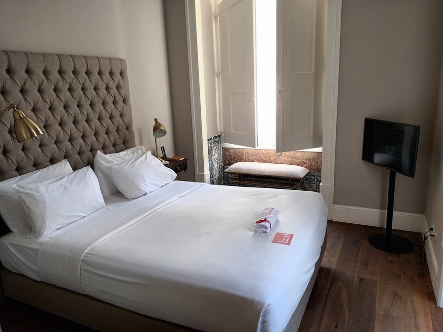 Dare Lisbon River — Guest room