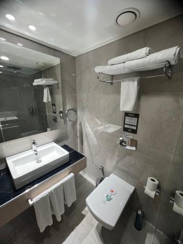 Darkhill Hotel Istanbul — Bathroom