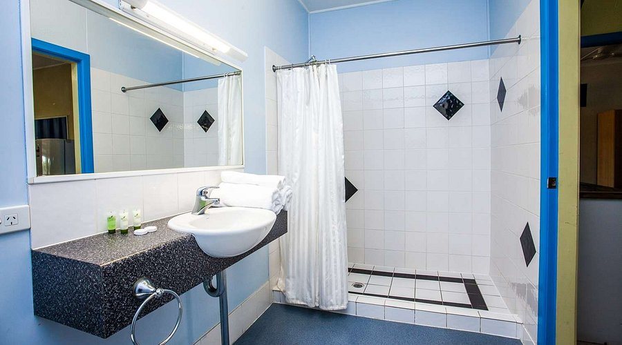 Darra Motel Conference Centre — Bathroom