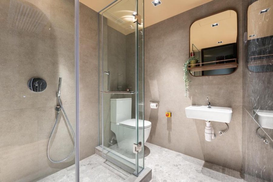 Dash Living on Prat — Bathroom