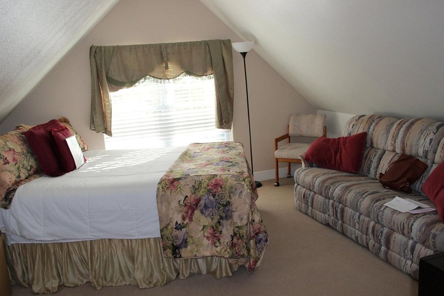 Davis Mountains Inn — Guest room