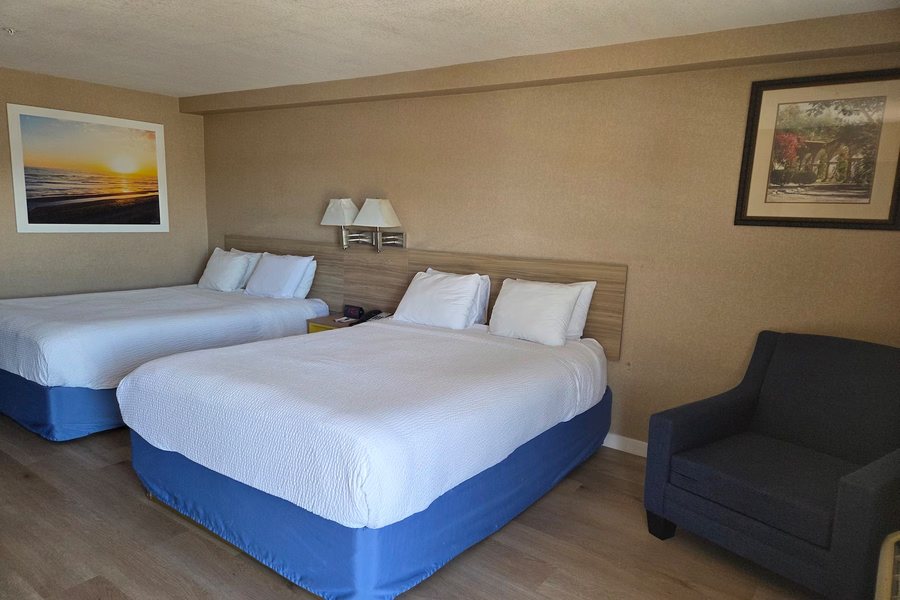 Days Inn by Wyndham Alhambra CA — Guest room