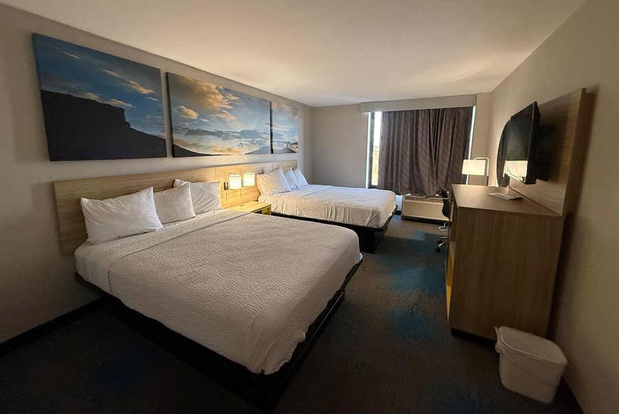 Days Inn by Wyndham Amarillo East — Guest room