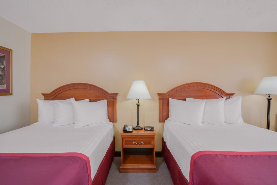 Days Inn By Wyndham Asheville West — Guest room