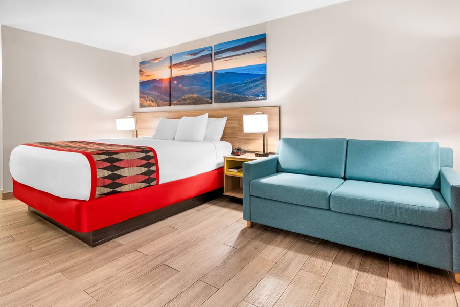 Days Inn by Wyndham Birmingham AL — Guest room