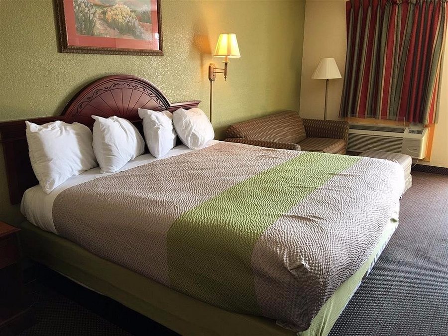 Days inn by Wyndham Forrest City I 40 — Guest room