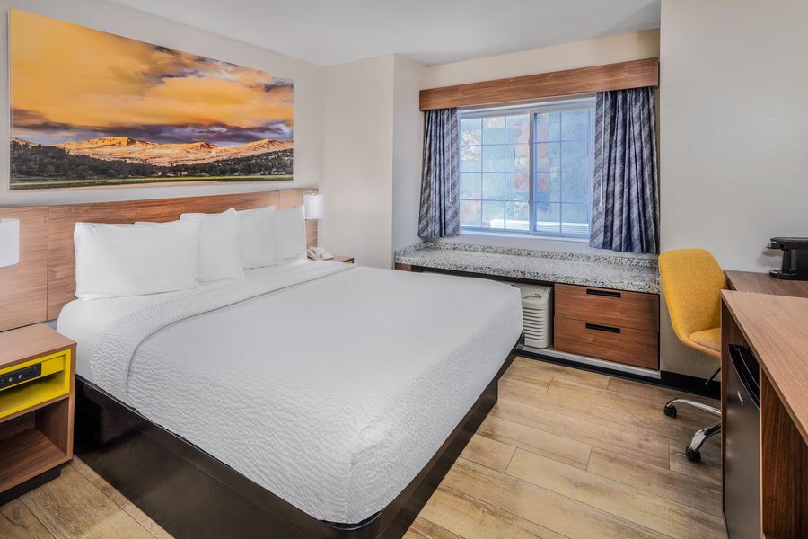 Days Inn by Wyndham Greeley Greeley Colorado — Guest room