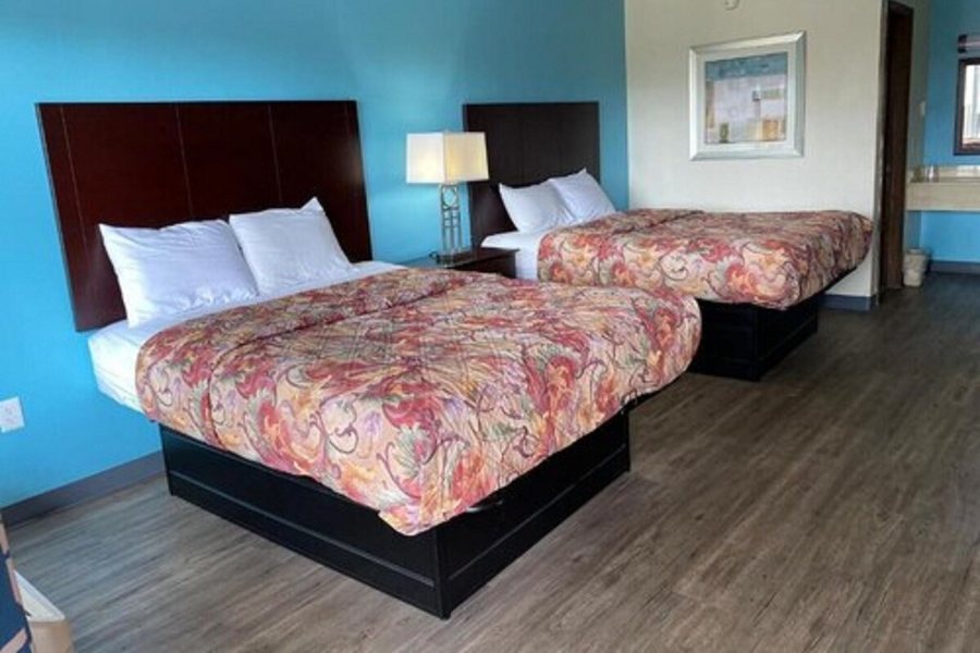 Days Inn by Wyndham Havelock — Guest room