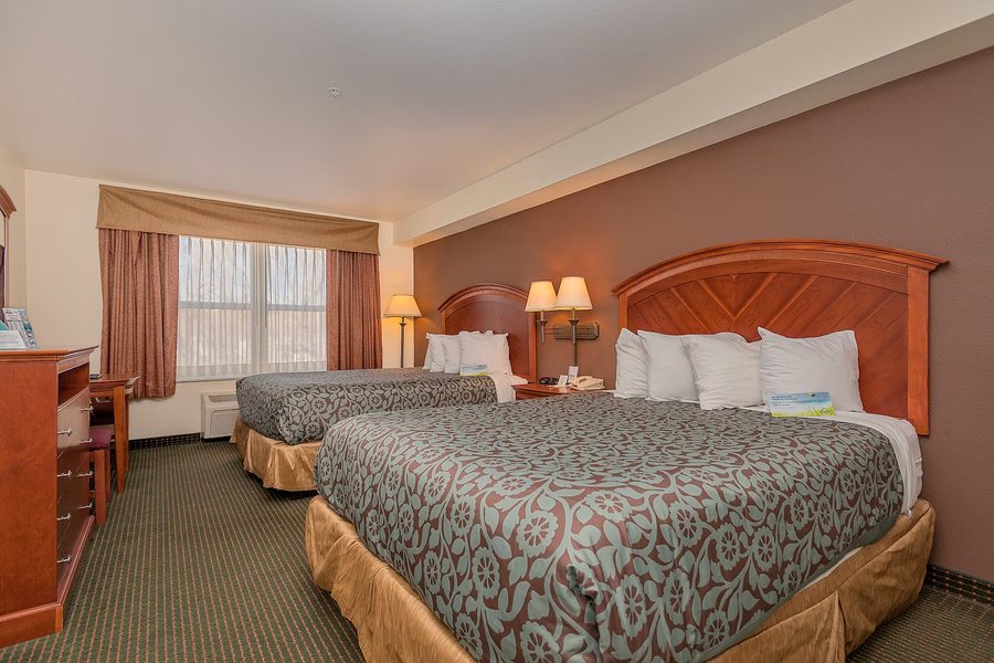 Days Inn by Wyndham Hot Springs — Guest room