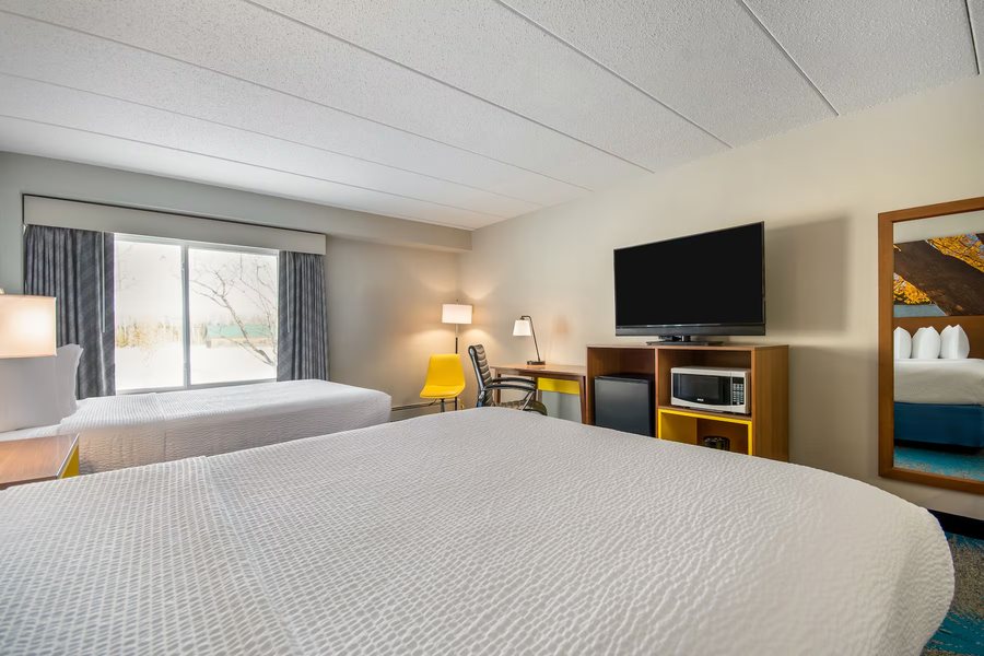 Days Inn by Wyndham International Falls — Guest room
