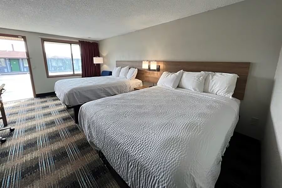 Days Inn by Wyndham Liverpool Syracuse — Guest room