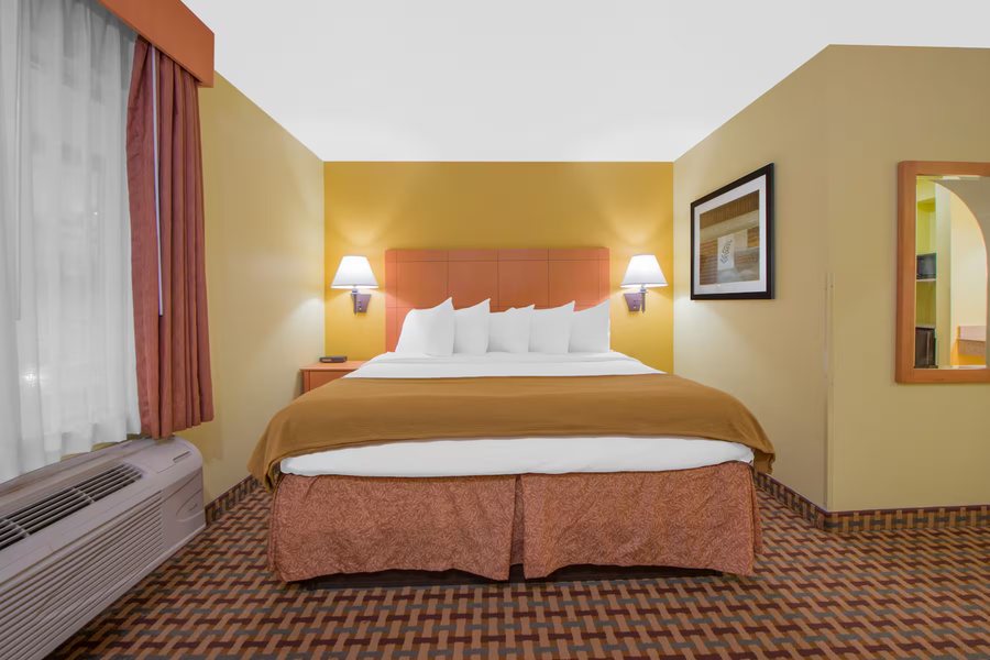 Days Inn by Wyndham Lubbock South — Guest room