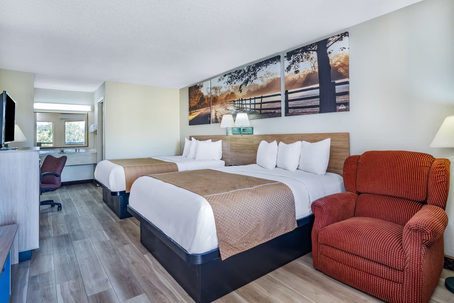 Days Inn by Wyndham Macon I 475 — Guest room