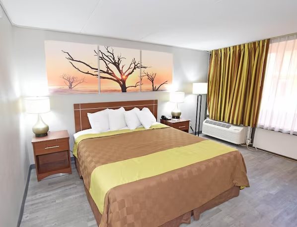 Days Inn by Wyndham Midland — Guest room