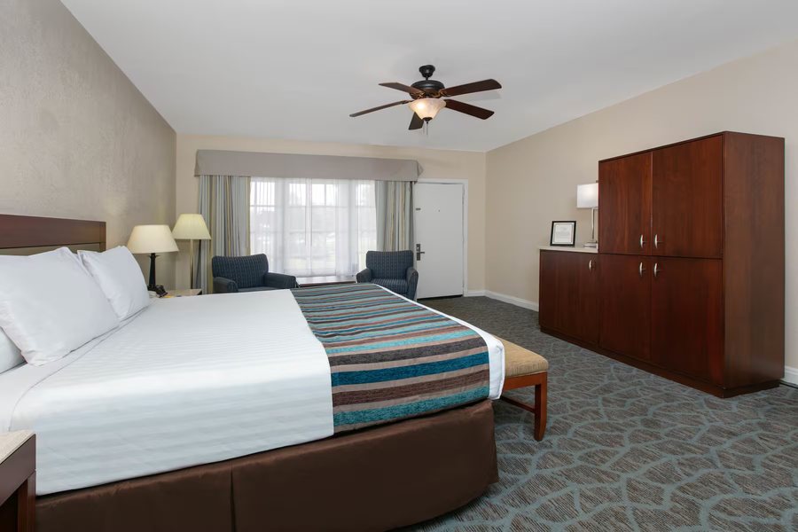 Days Inn by Wyndham Natchez — Guest room
