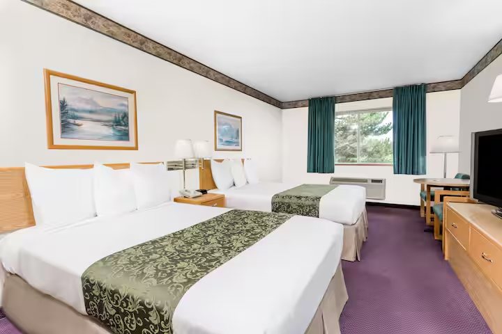 Days Inn by Wyndham Ocean — Guest room