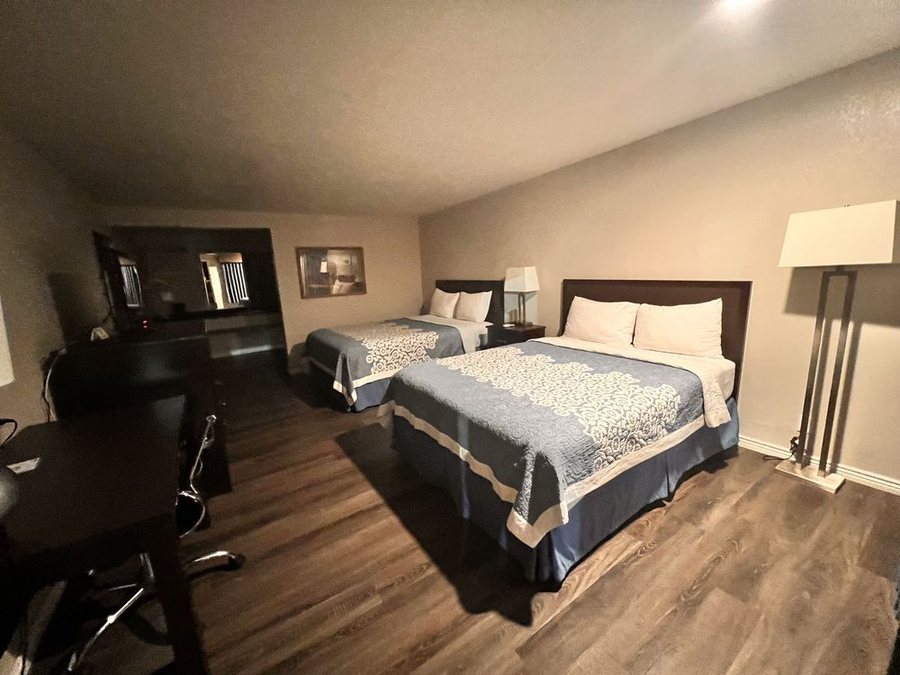 Days Inn by Wyndham Panguitch — Guest room