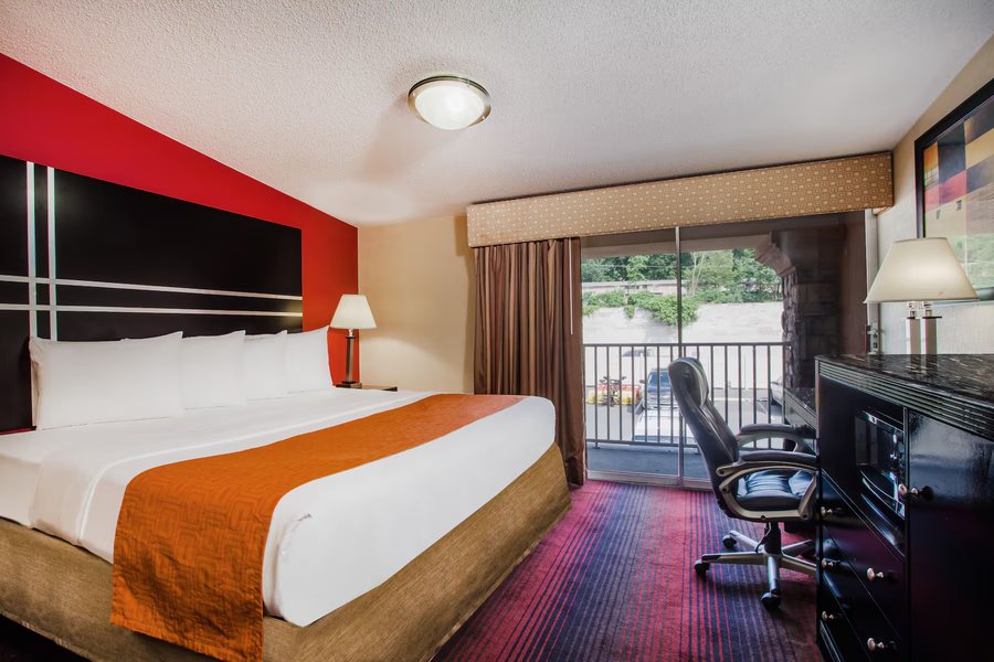 Days Inn by Wyndham Plainfield — Guest room