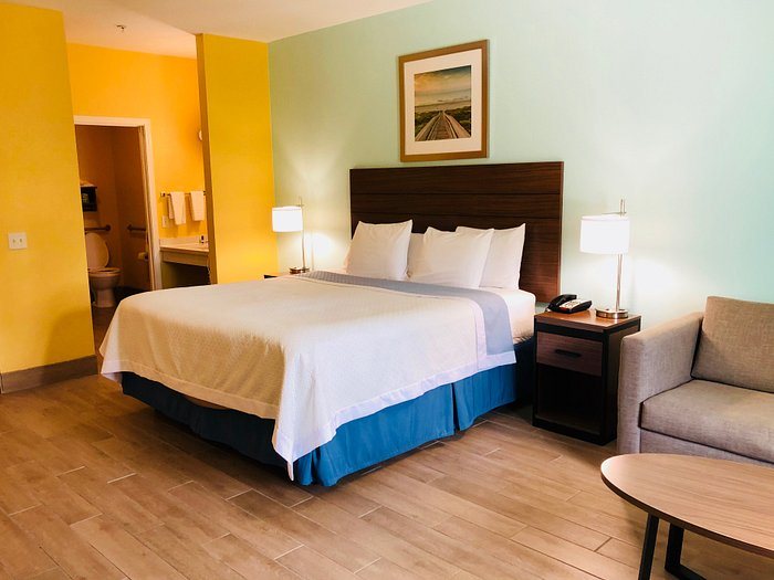Days Inn by Wyndham Port Aransas TX — Guest room