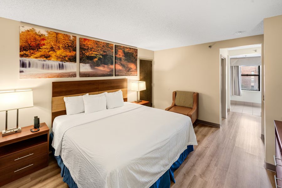 Days Inn by Wyndham Raleigh Airport Research Triangle Park — Guest room