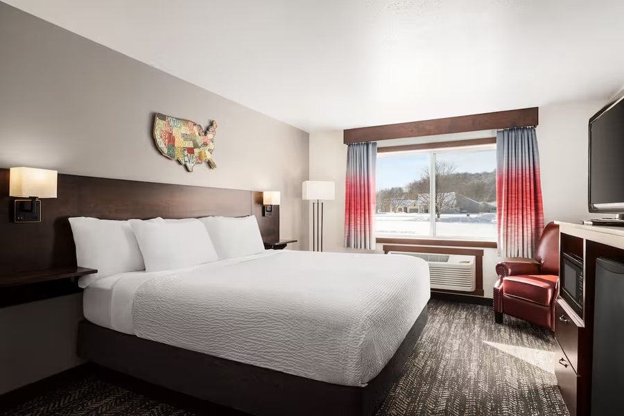 Days Inn by Wyndham Richland — Guest room
