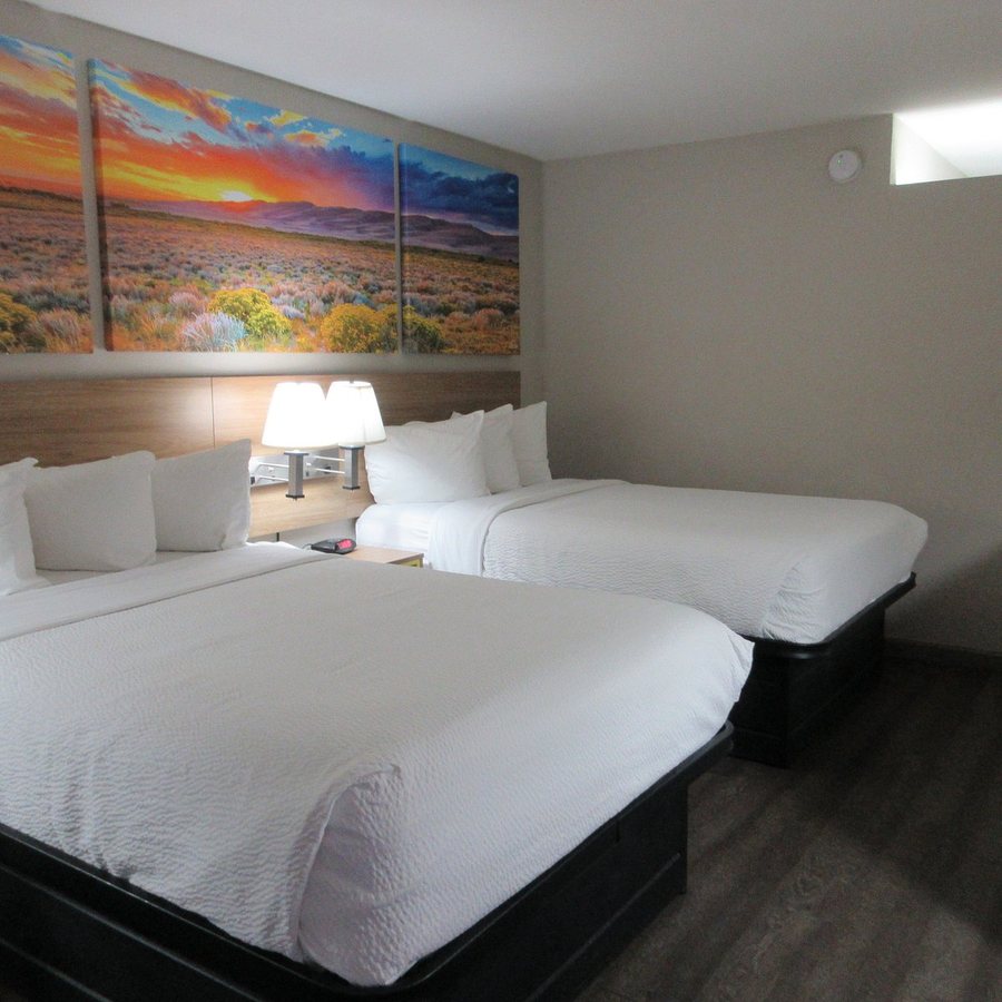 Days Inn by Wyndham Roswell — Guest room