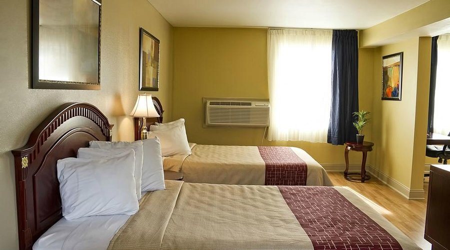 Days Inn by Wyndham Santa Fe New Mexico — Guest room