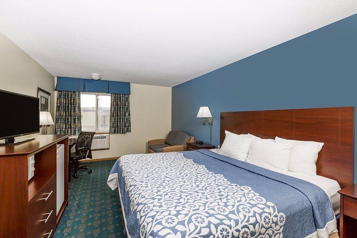 Days Inn by Wyndham Sioux City — Guest room