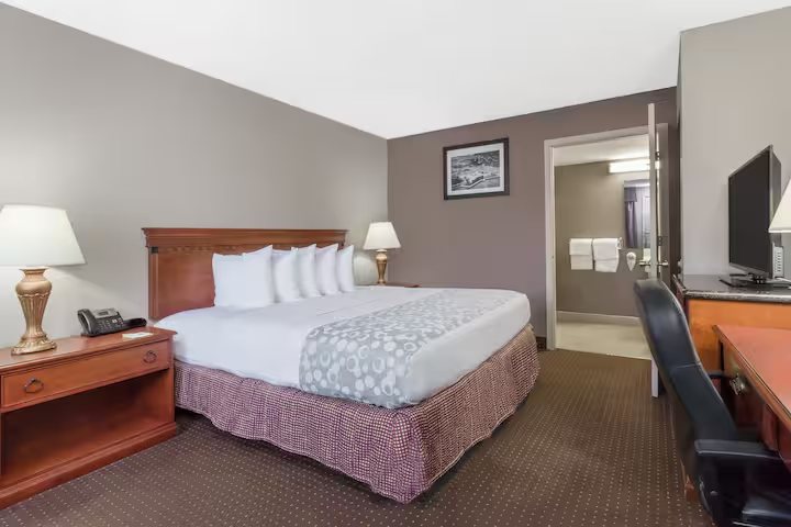 Days Inn by Wyndham St Augustine Historic Downtown — Guest room