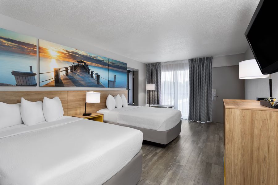 Days Inn by Wyndham Wildwood I 75 — Guest room